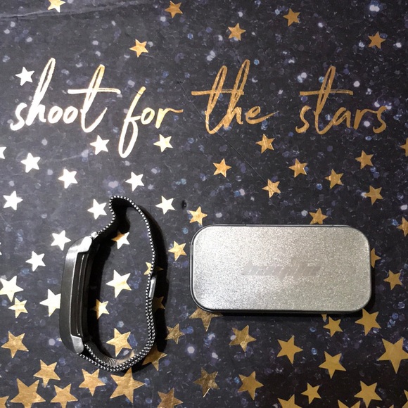 Fitbit Alta Silver Magnetic Mesh Band - Picture 2 of 2